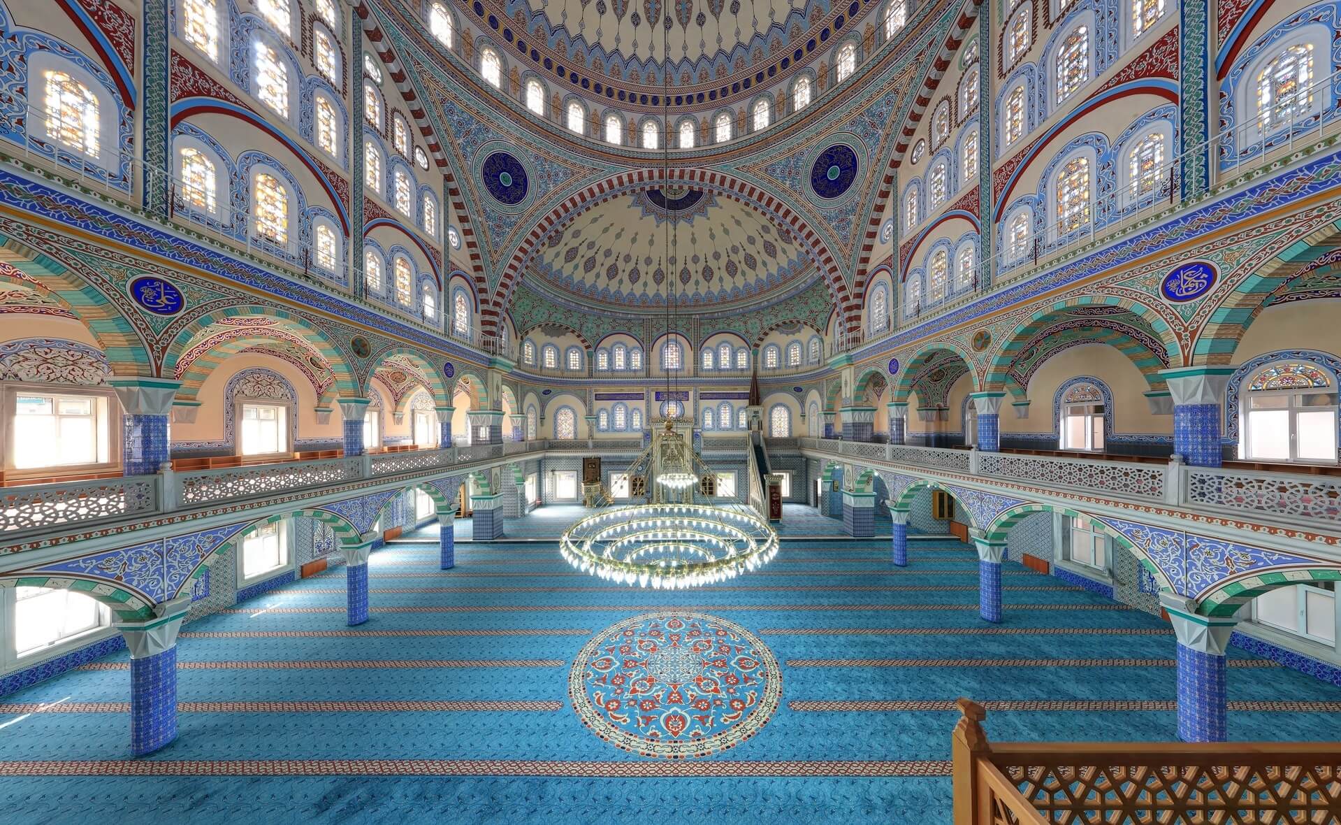 istanbul-levent-sanayi-dist-central-mosque.jpg